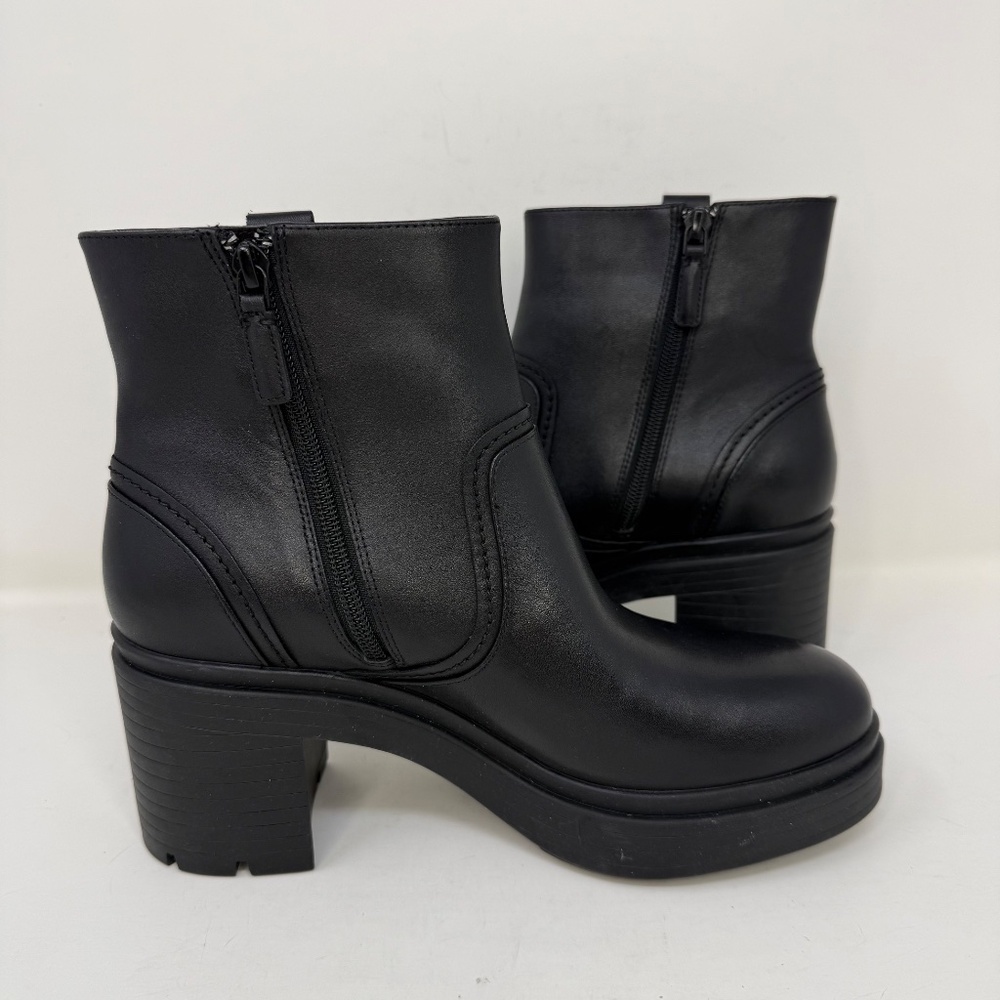 New Cole Haan Paz Pull On Booties In Black Leather Sz 8 - Picture 10 of 13